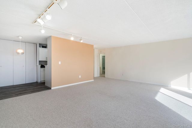 300 High Point Drive 209, Hartsdale, NY 10530