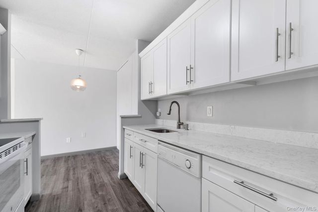 300 High Point Drive 209, Hartsdale, NY 10530