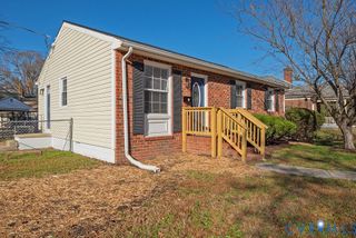 228 Washington Ave, Colonial Heights, VA 23834