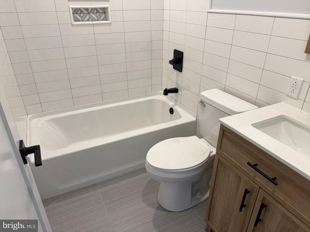 4810 UMBRIA, Philadelphia, PA 19127