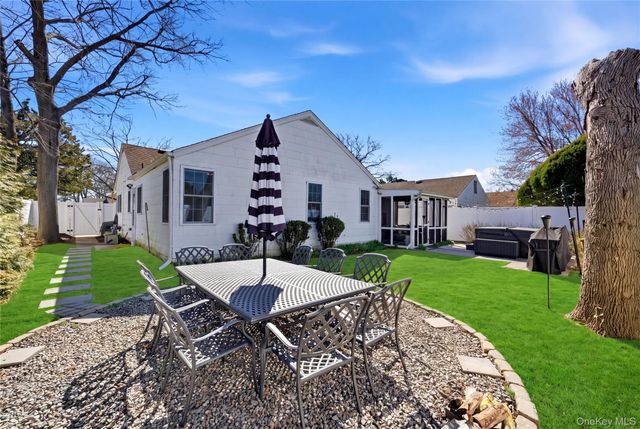 11 Grand Central Avenue, Amityville, NY 11701