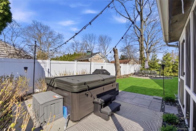 11 Grand Central Avenue, Amityville, NY 11701