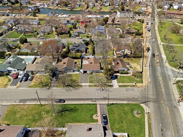 11 Grand Central Avenue, Amityville, NY 11701