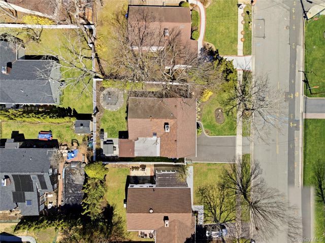 11 Grand Central Avenue, Amityville, NY 11701