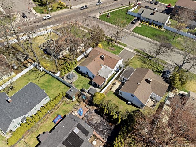 11 Grand Central Avenue, Amityville, NY 11701