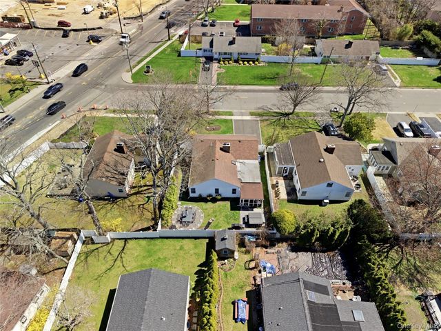 11 Grand Central Avenue, Amityville, NY 11701