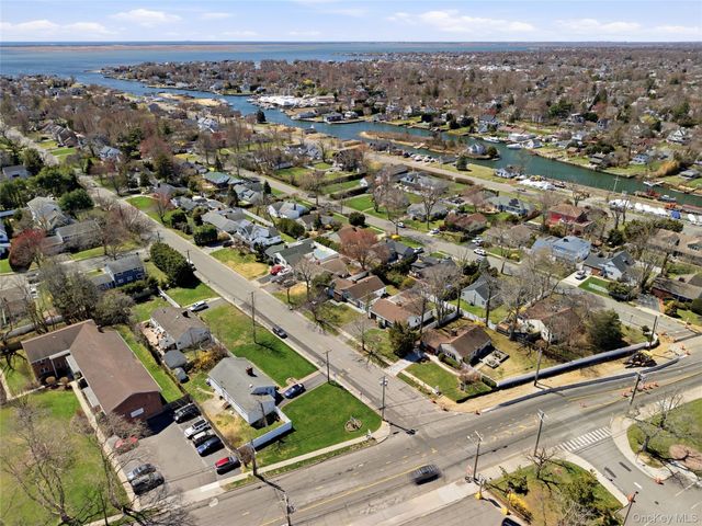11 Grand Central Avenue, Amityville, NY 11701