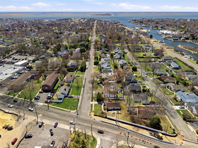 11 Grand Central Avenue, Amityville, NY 11701