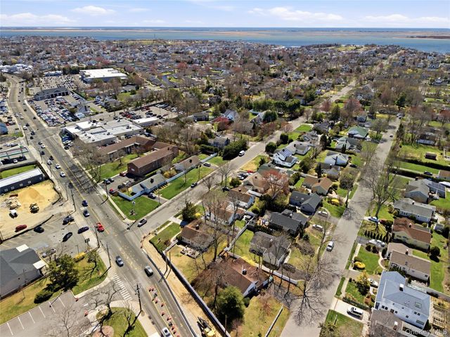 11 Grand Central Avenue, Amityville, NY 11701