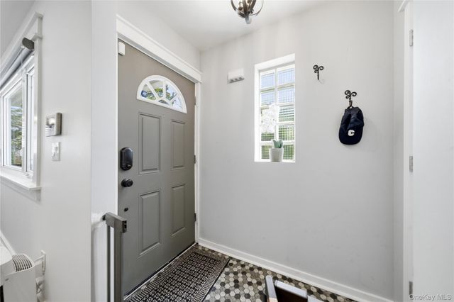 11 Grand Central Avenue, Amityville, NY 11701