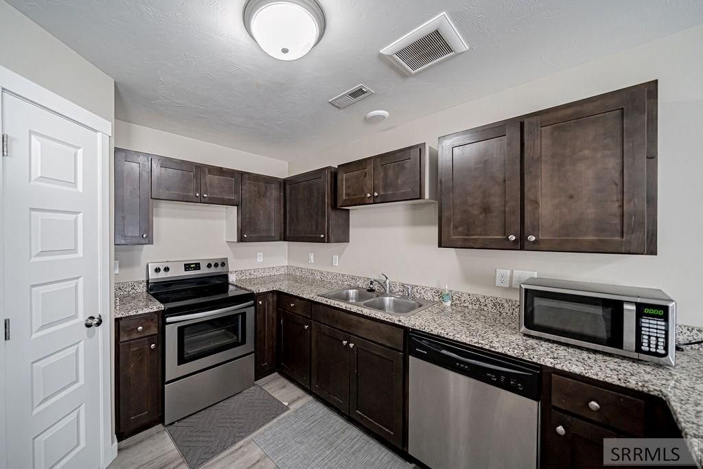 Image 15 of property listing at 2873 Murwood Street, Idaho Falls, ID 83402