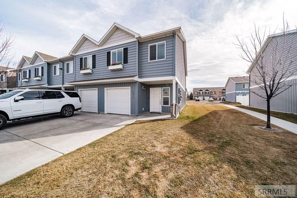 Image 2 of property listing at 2873 Murwood Street, Idaho Falls, ID 83402