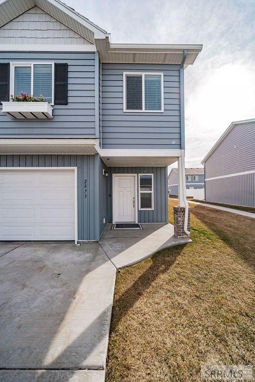 Image 3 of property listing at 2873 Murwood Street, Idaho Falls, ID 83402