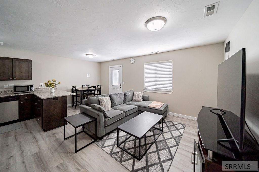 Image 9 of property listing at 2873 Murwood Street, Idaho Falls, ID 83402