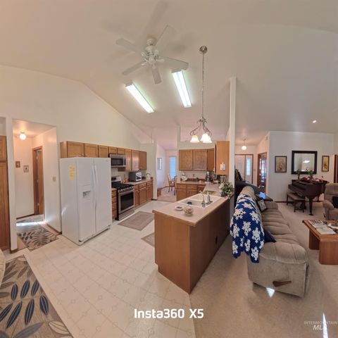 2450 Julie Lane, Twin Falls, ID 83301