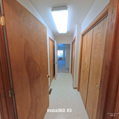 2450 Julie Lane, Twin Falls, ID 83301