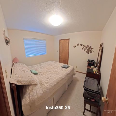 2450 Julie Lane, Twin Falls, ID 83301