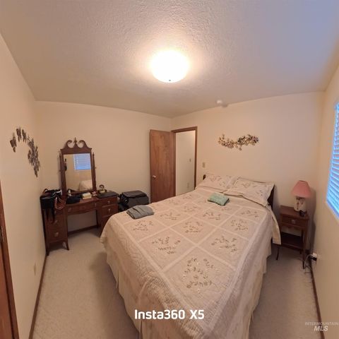 2450 Julie Lane, Twin Falls, ID 83301