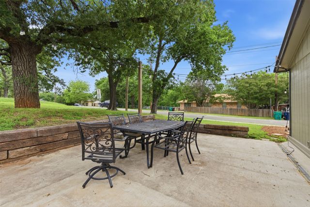 729 Hettie Street, Denton, TX 76209