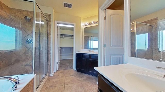136 JOLIE CIR, Boerne, TX 78015
