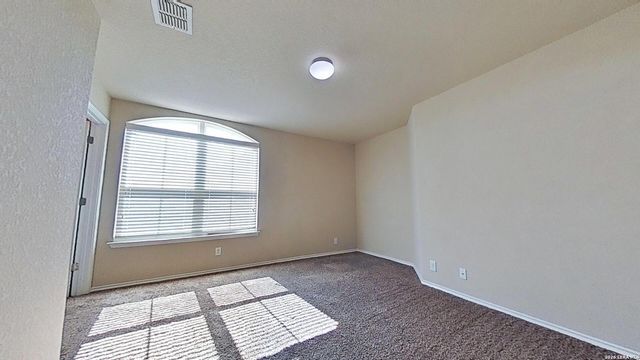 136 JOLIE CIR, Boerne, TX 78015