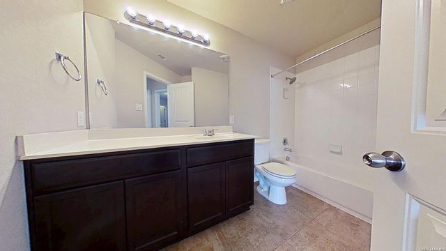 136 JOLIE CIR, Boerne, TX 78015