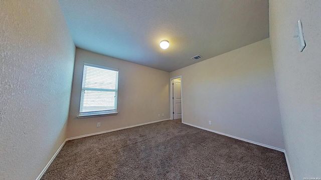 136 JOLIE CIR, Boerne, TX 78015