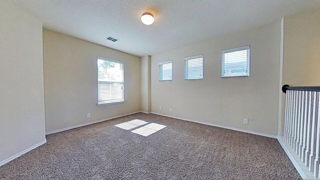 136 JOLIE CIR, Boerne, TX 78015