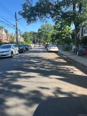 11438 198th Street, Saint Albans, NY 11412