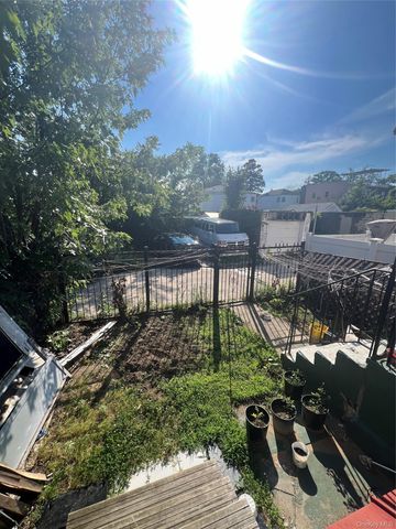 11438 198th Street, Saint Albans, NY 11412