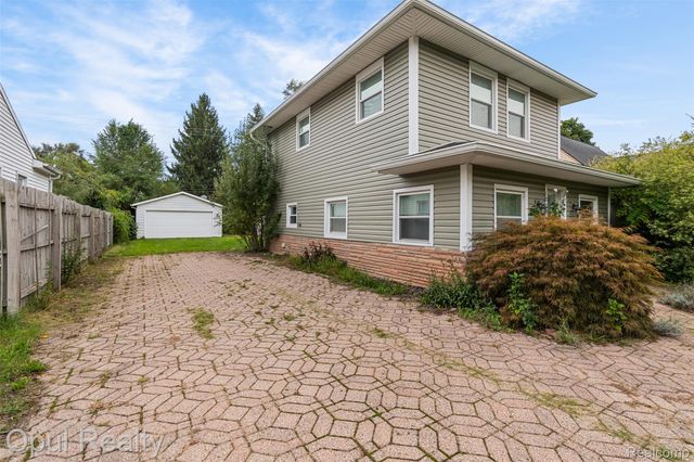1007 Michigan Street, Brighton, MI 48116
