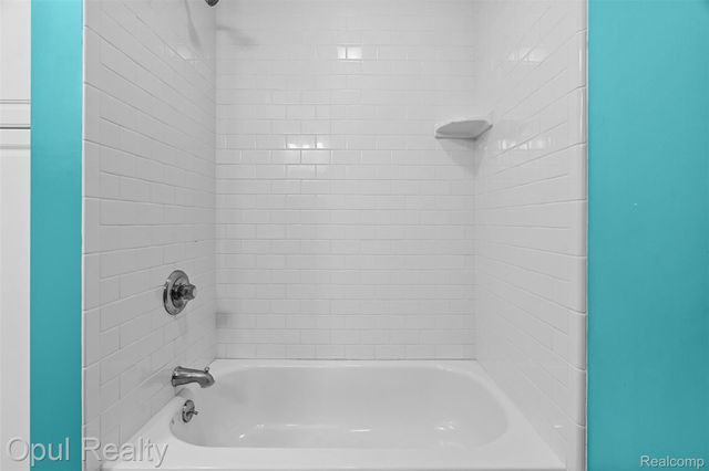 1007 Michigan Street, Brighton, MI 48116