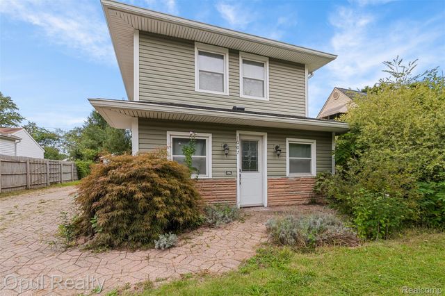 1007 Michigan Street, Brighton, MI 48116