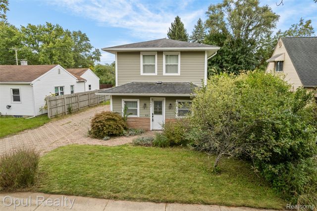 1007 Michigan Street, Brighton, MI 48116