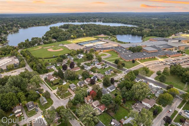 1007 Michigan Street, Brighton, MI 48116