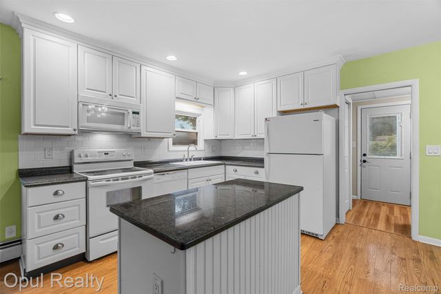 1007 Michigan Street, Brighton, MI 48116