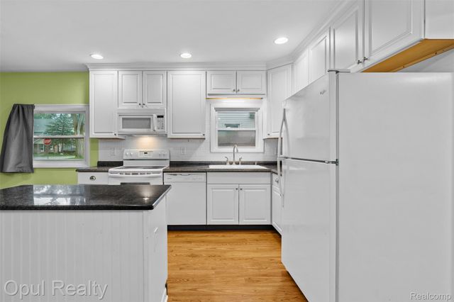 1007 Michigan Street, Brighton, MI 48116