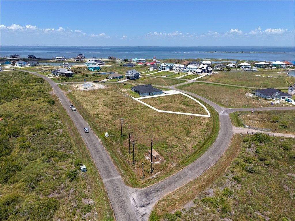 16 Northpointe Cir, Rockport, TX 78382 — photo 5