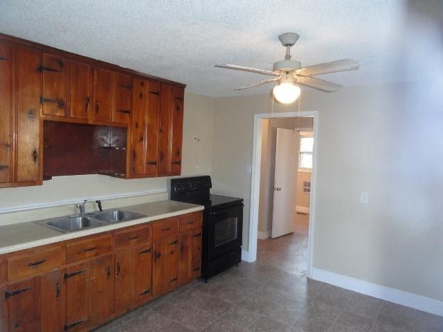 1319 Searcy St, Murfreesboro, TN 37129