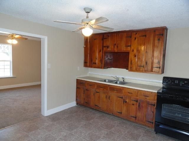 1319 Searcy St, Murfreesboro, TN 37129