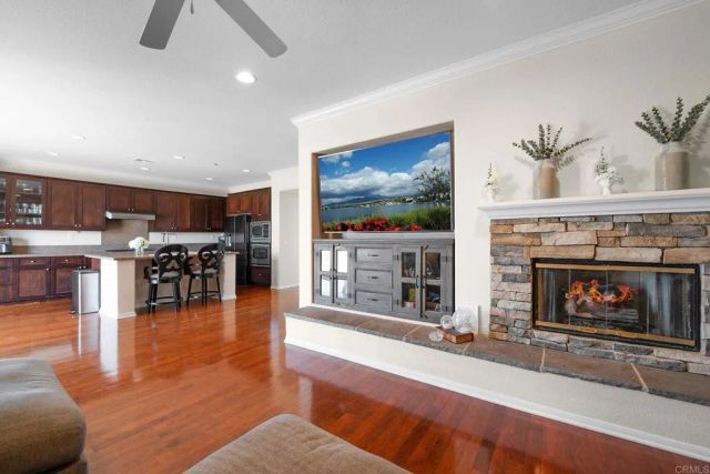 27853 Dogwood Gln, Escondido, CA 92026