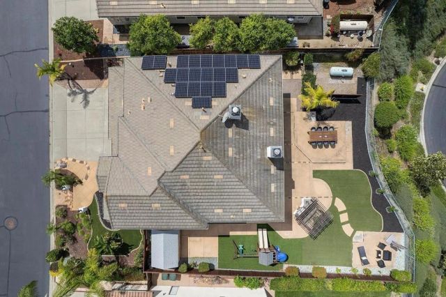 27853 Dogwood Gln, Escondido, CA 92026