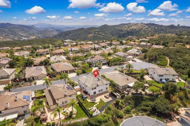 27853 Dogwood Gln, Escondido, CA 92026