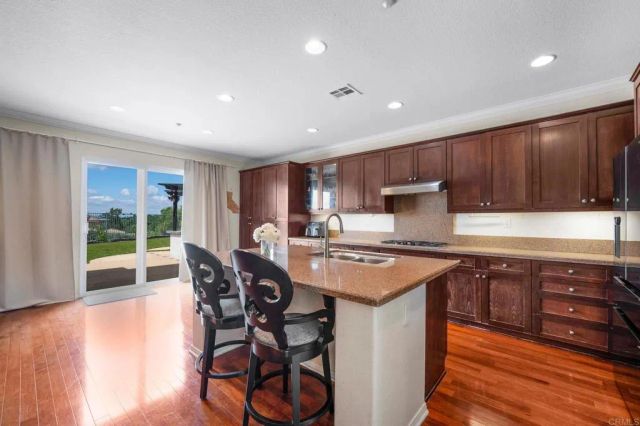 27853 Dogwood Gln, Escondido, CA 92026