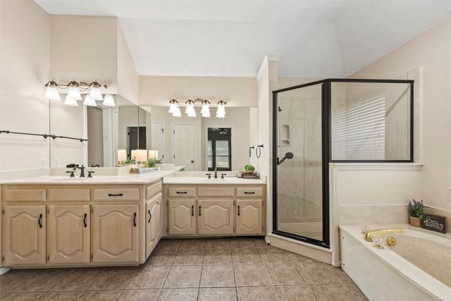 131 Sandy Creek Drive, Desoto, TX 75115
