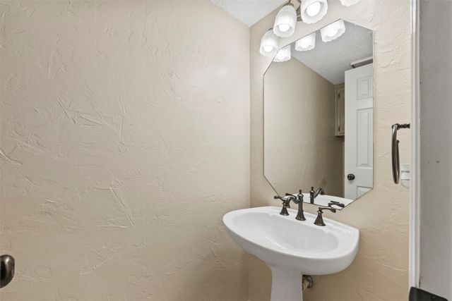 131 Sandy Creek Drive, Desoto, TX 75115