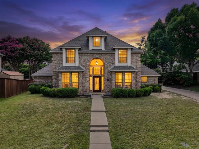 131 Sandy Creek Drive, Desoto, TX 75115