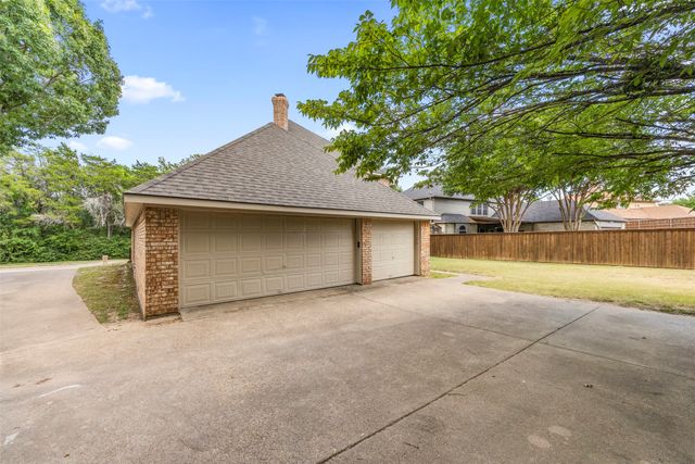 131 Sandy Creek Drive, Desoto, TX 75115