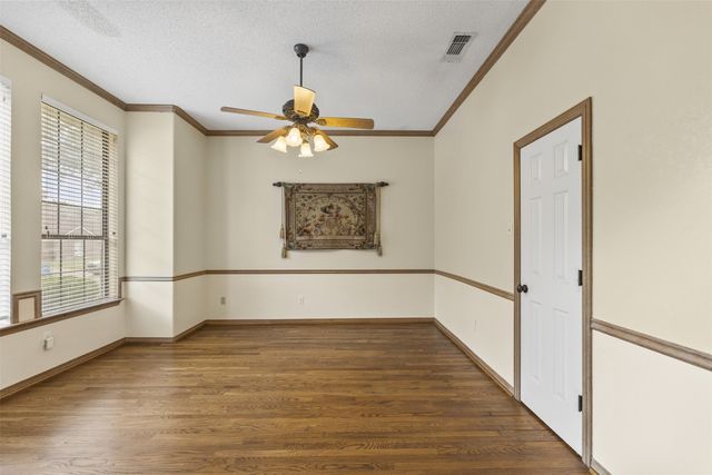 131 Sandy Creek Drive, Desoto, TX 75115