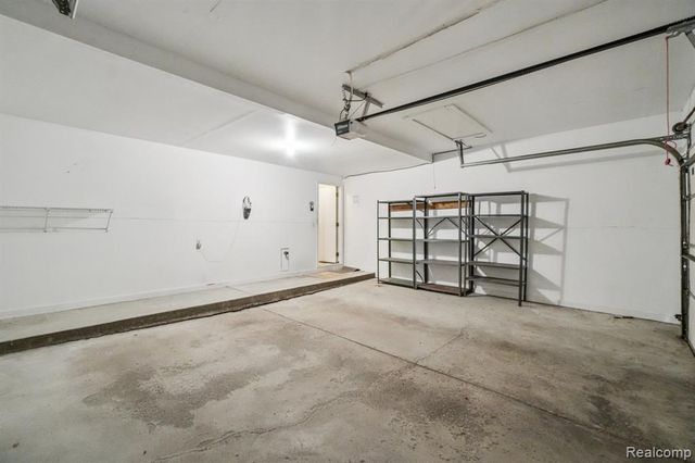 3388 Loon Lake Court, Waterford, MI 48329